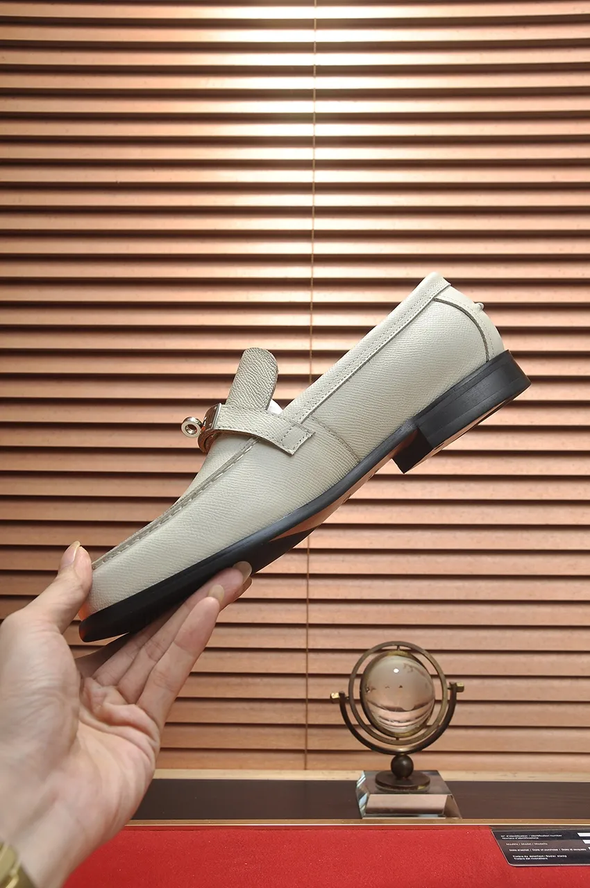 Men's shoes💰540💶[HERMES] (cowhide lining)🍀Italian top luxury🍀He does not pursue novel styles and gorgeous colors, but attracts the favor of successful men with his flawless, elegant and classic style. Formal leather shoes This very comfortable, simple and stable style allows you to easily match any style! The pattern is absolutely 1:1 refined from the original case, and we strive for excellence in materials, imported cowhide + cowhide lining💪💪💪extraordinary texture👍! .Code number: 38-45 (45 customized)